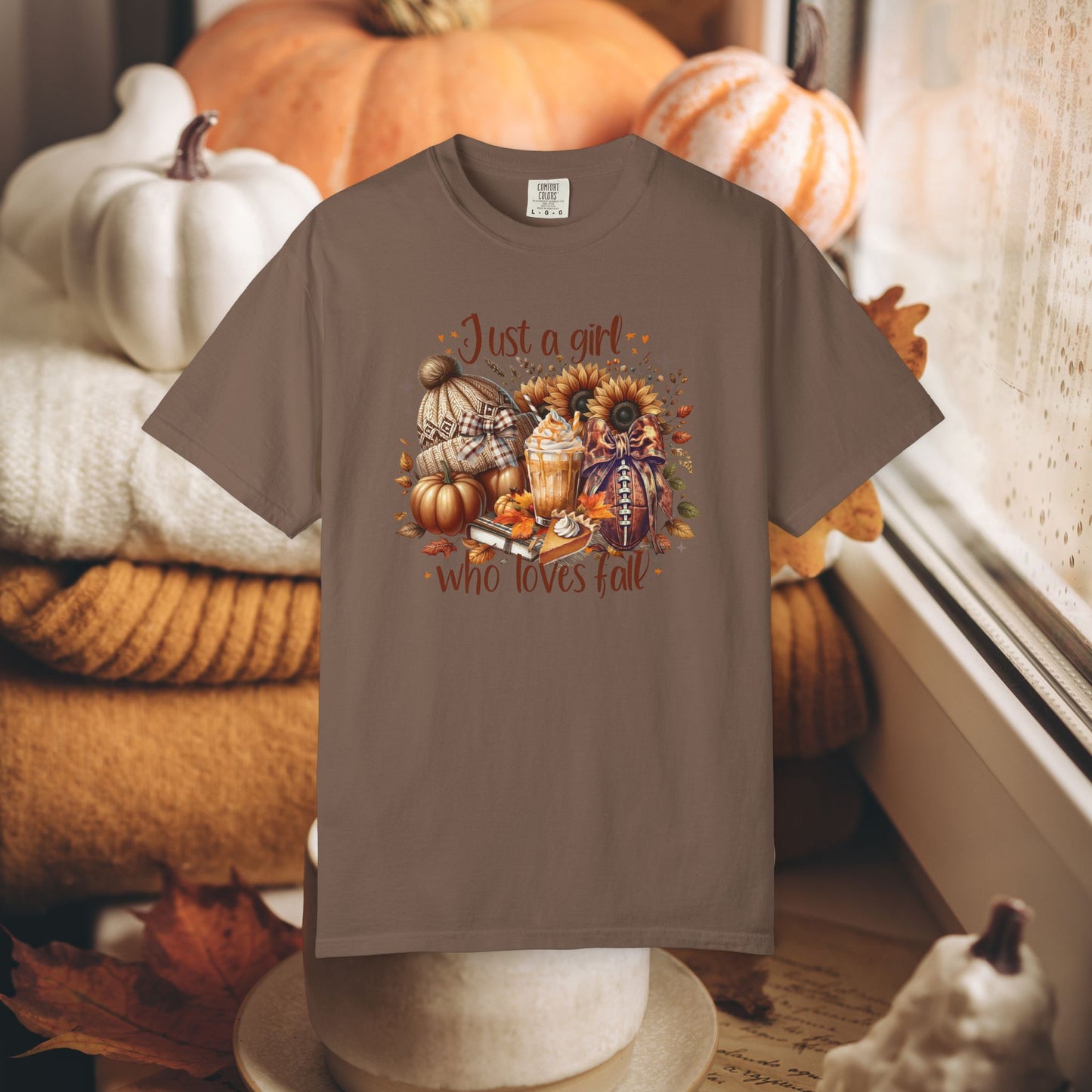 JUST A GIRL WHO LOVES FALL TEE