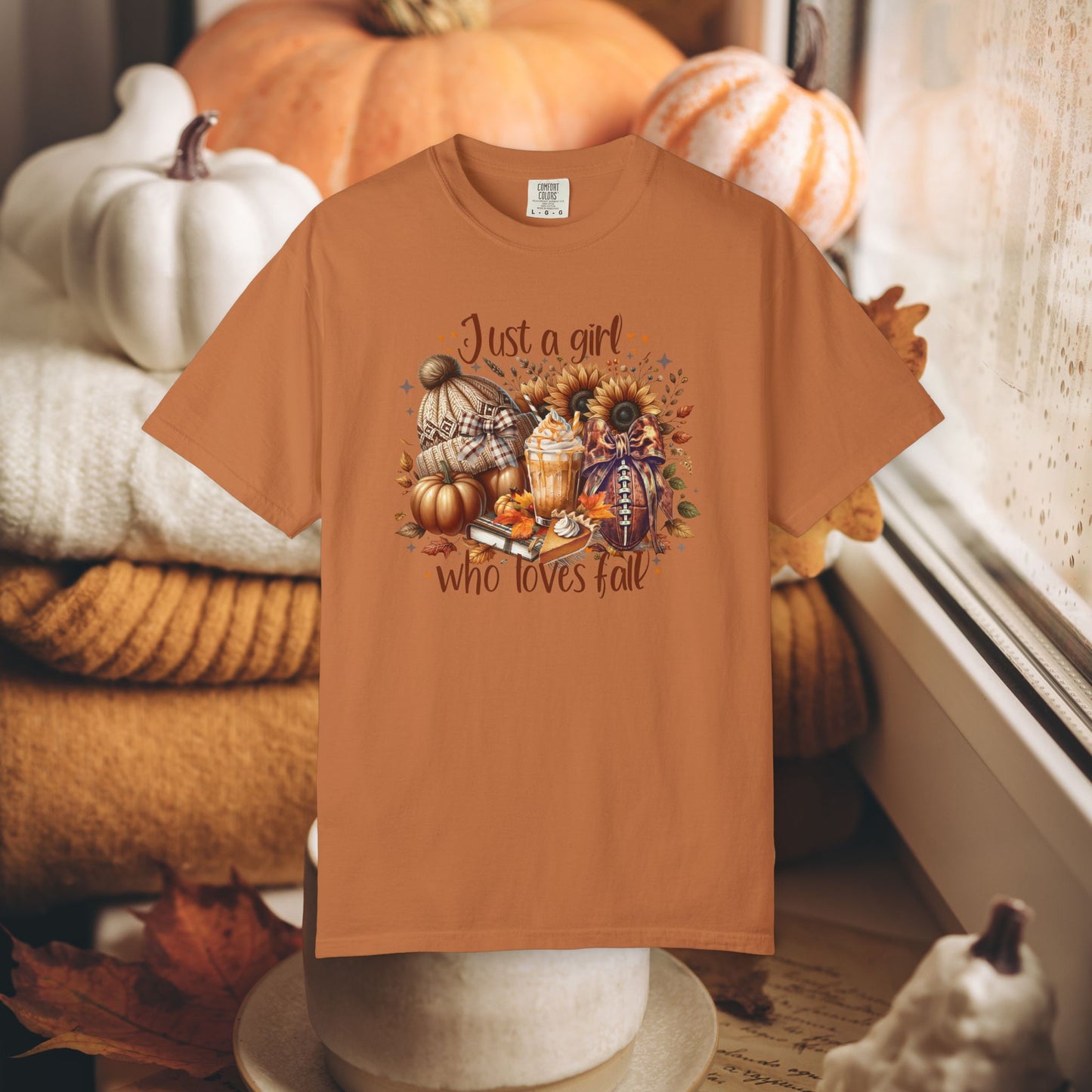 JUST A GIRL WHO LOVES FALL TEE