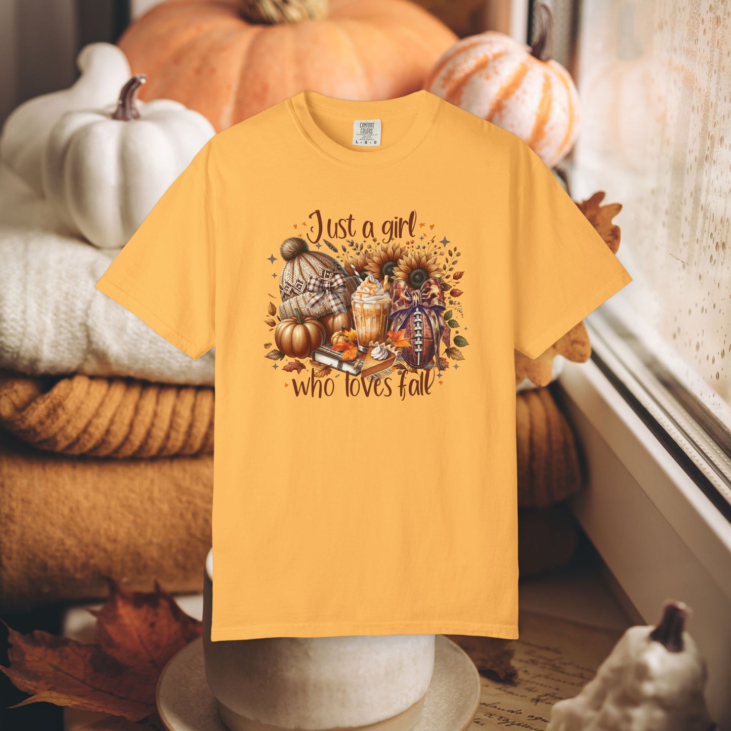 JUST A GIRL WHO LOVES FALL TEE