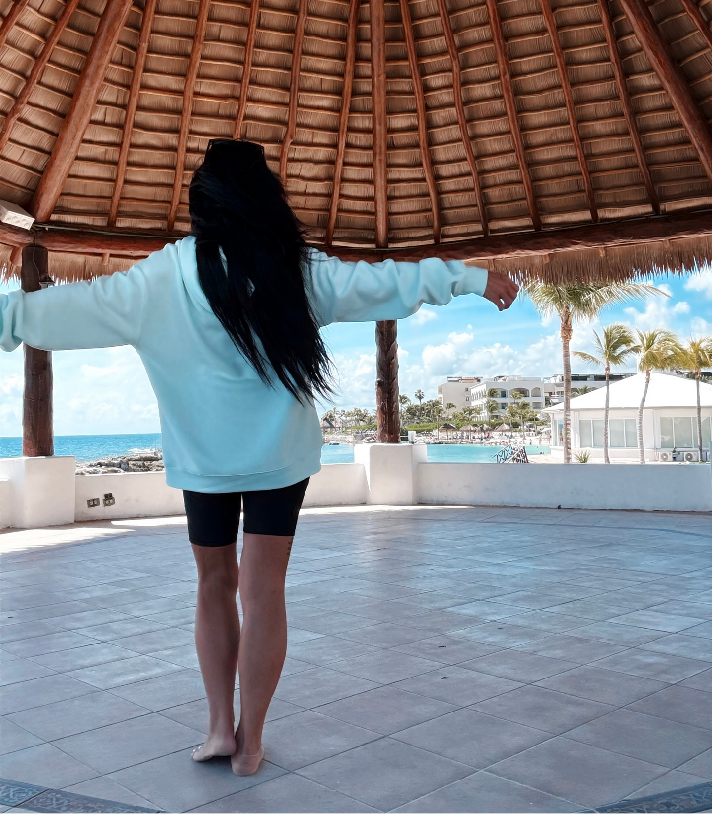 Skai Runitback x Relaxed Hoodie | Breezie