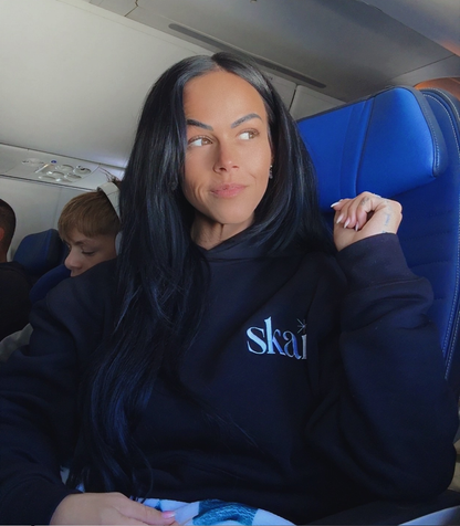 Skai Runitback x Relaxed Hoodie | Onyx
