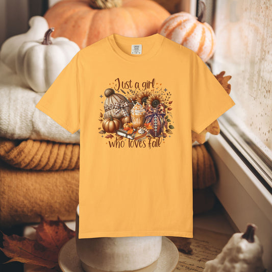 JUST A GIRL WHO LOVES FALL TEE