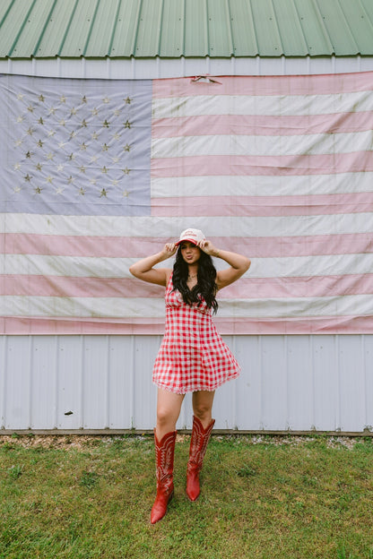 Kiss me I'm American | Red Vintage Trucker Hat