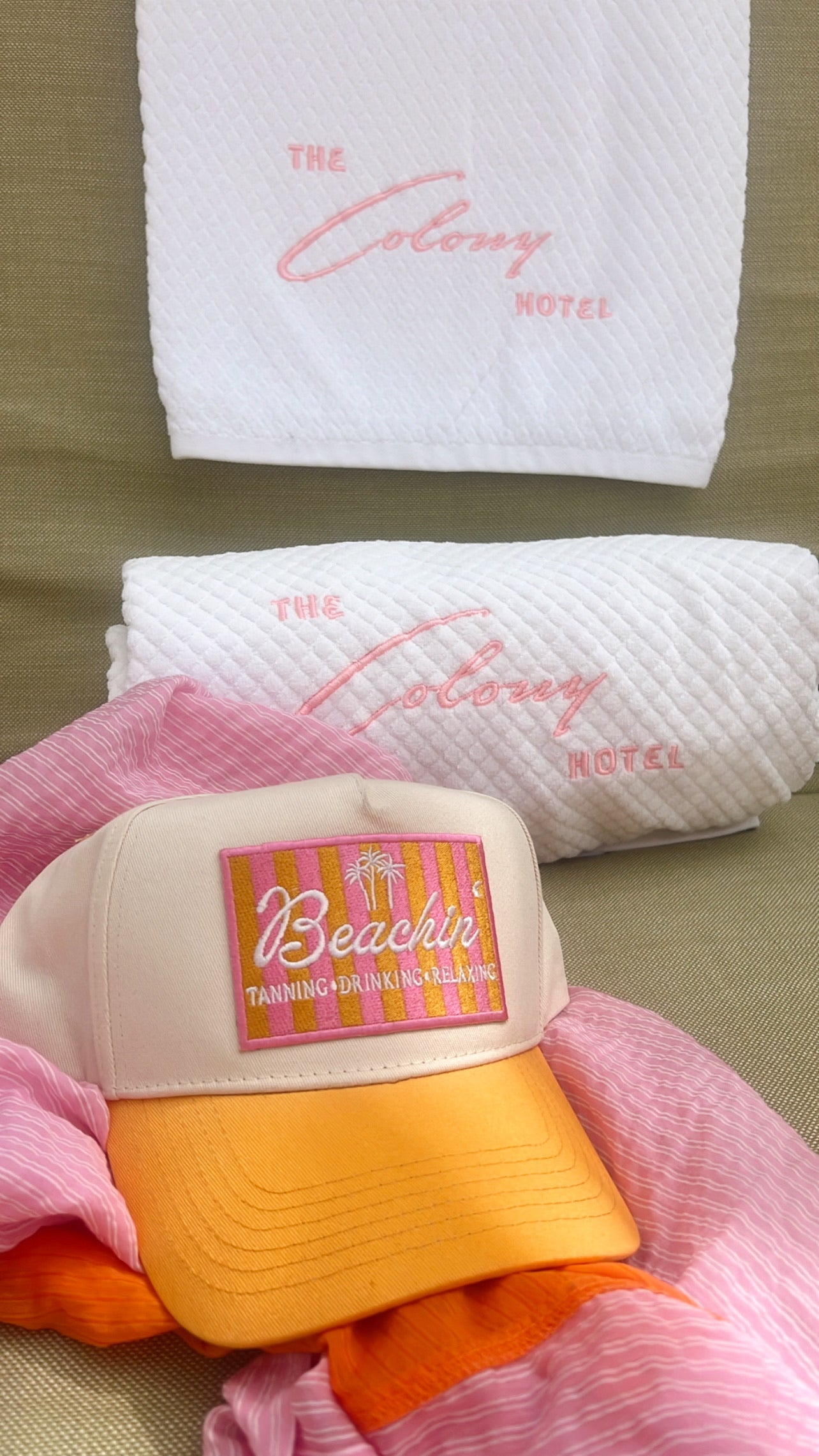 Beachin' | Vintage Trucker Hat